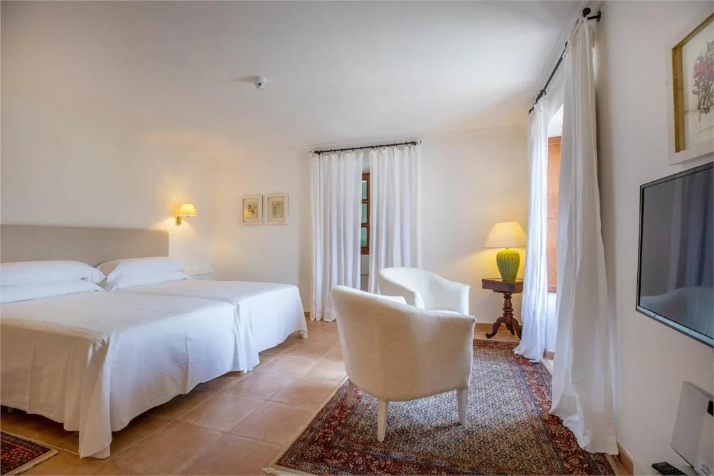 Camera doppia con 2 letti singoli — Hotel Llenaire