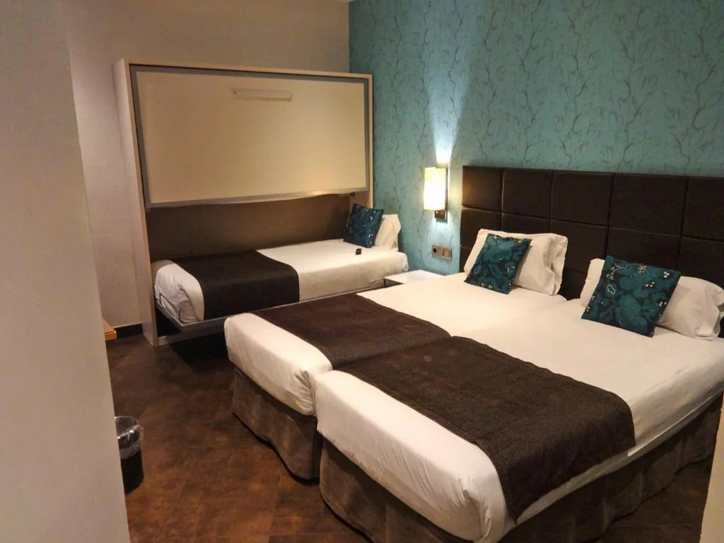 Habitación Cuádruple Clásica — Hotel Lloret Ramblas