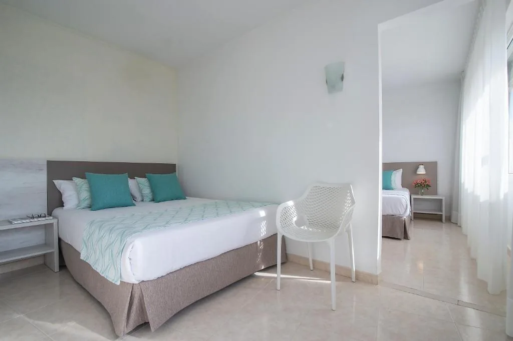 Camera quadrupla Superior — Hotel Lloret Santa Rosa by Pierre & Vacances