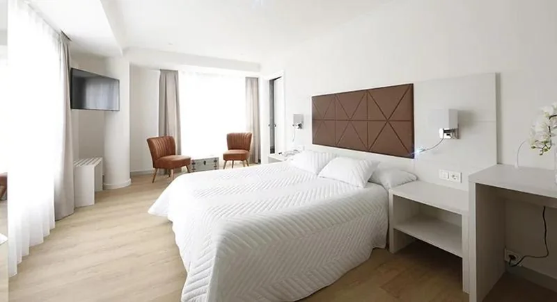 Habitación Doble Deluxe — Hotel Loiola