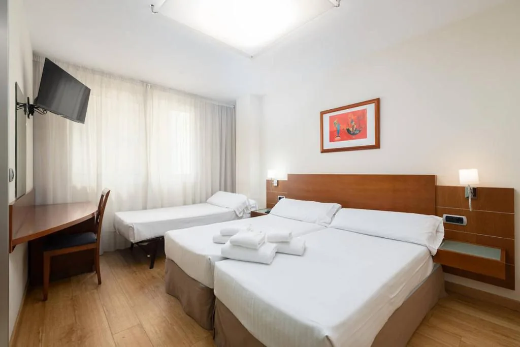 Habitación Familiar (4 adultos) — Hotel Longoria Plaza by Pandora Hoteles