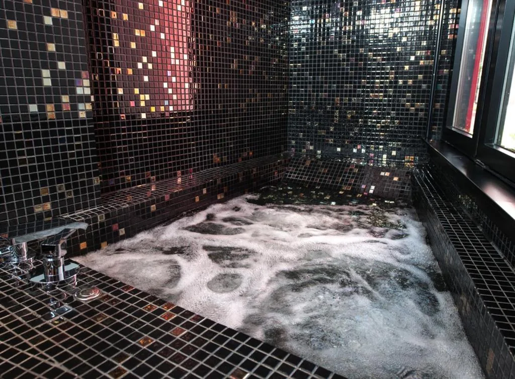 Doppelzimmer mit Whirlpool-Badewanne — Hotel Loob Madrid