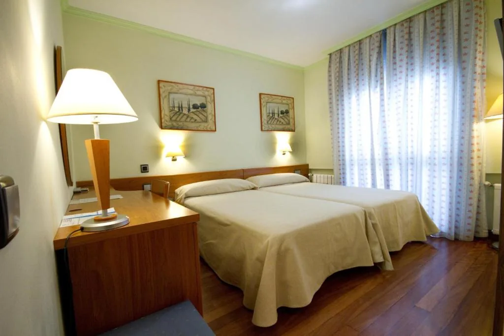 Camera doppia con 2 letti — Hotel Los 5 Pinos