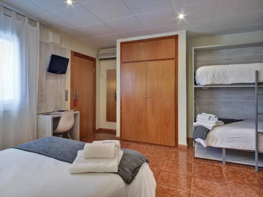 Vierbettzimmer — Hotel Los Angeles