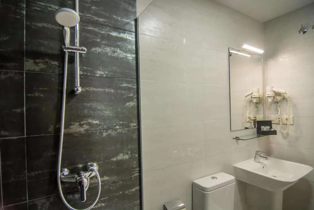 Camera Doppia con letto aggiunto (3 adulti) — Hotel Los Cigarrales