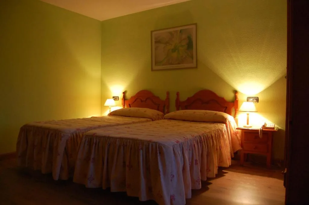 Camera matrimoniale — Hotel Los Duques