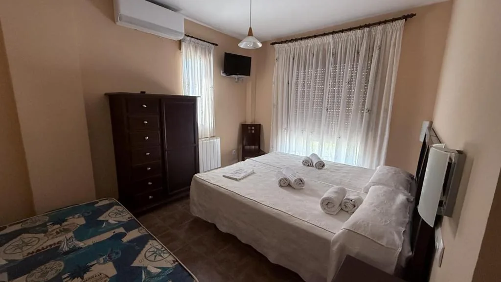 Camera Deluxe — HOTEL LOS GUILOS