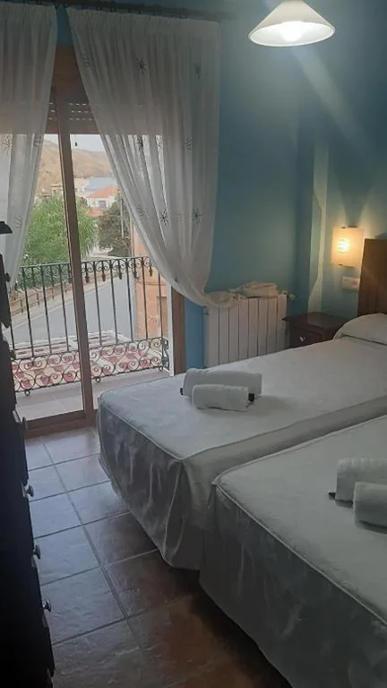 Camera tripla con bagno privato — HOTEL LOS GUILOS