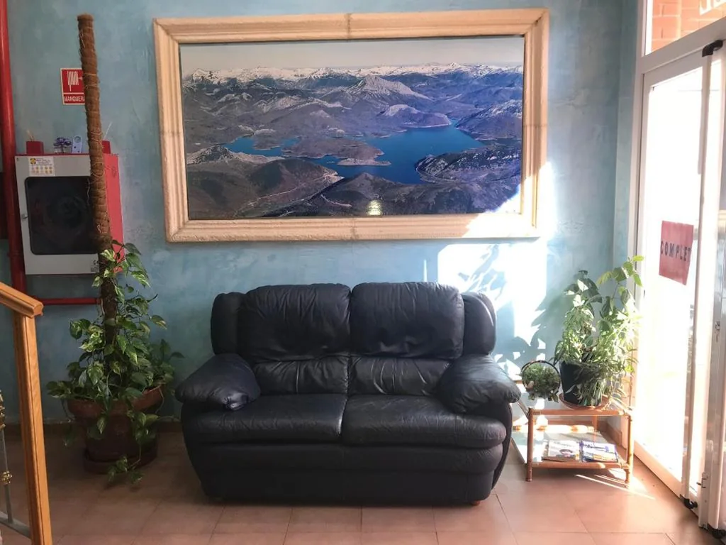 Chambre quadruple avec salle de bains — Hotel Los Leones, el más cercano a Warner