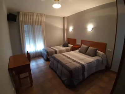 Hotel Los Leones, el más cercano a Warner — photo 6