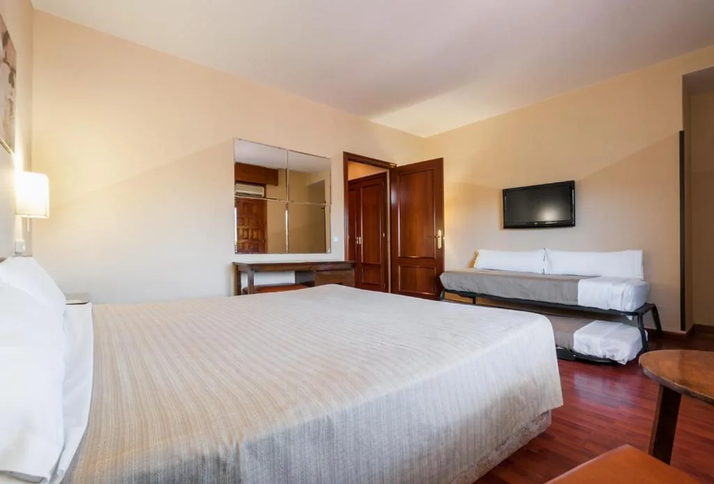 Driepersoonskamer — Hotel Los Olivos