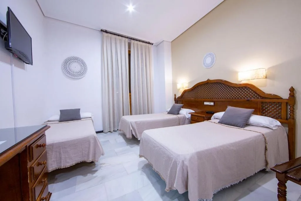 Chambre triple — Hotel Los Omeyas