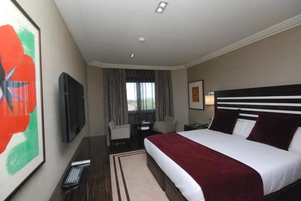 Quarto Duplo Deluxe com banheira de hidromassagem — Hotel Los Peñascales - Adults Only