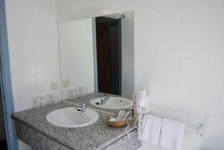 Habitación Triple — Hotel Los Perales