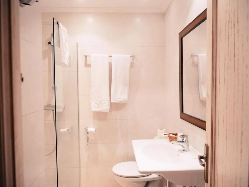 Klassisches Dreibettzimmer — Hotel Los Toreros