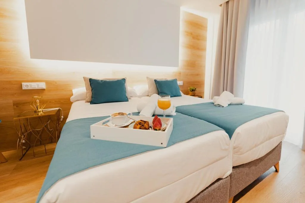 HOTEL LOTUS