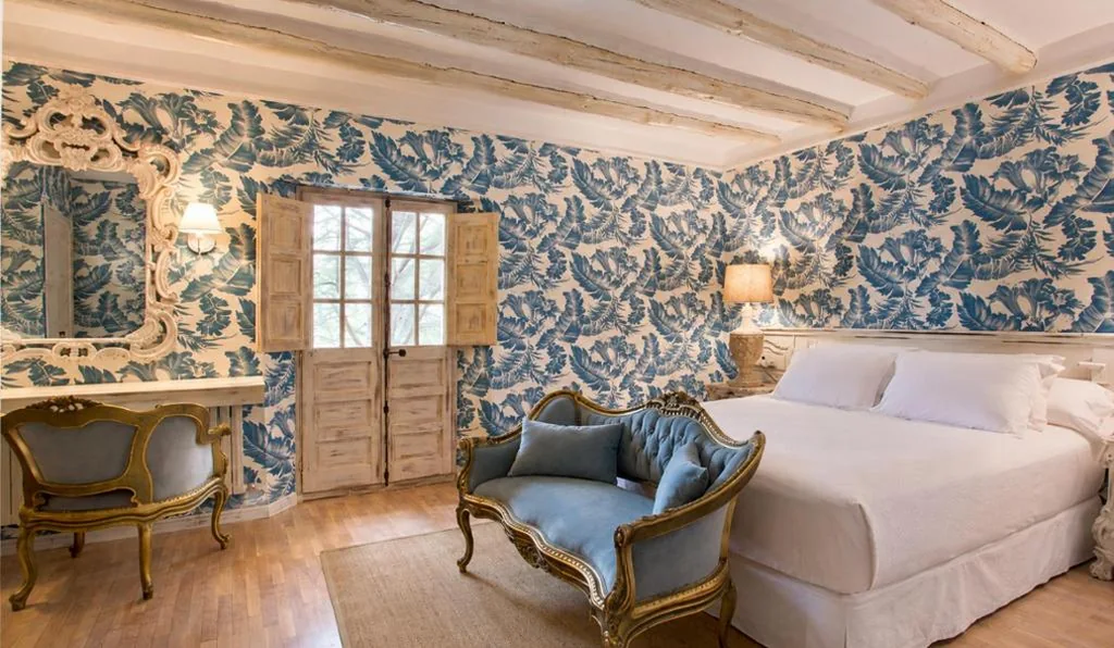 Suite com cama grande — Hotel Luze El Toro