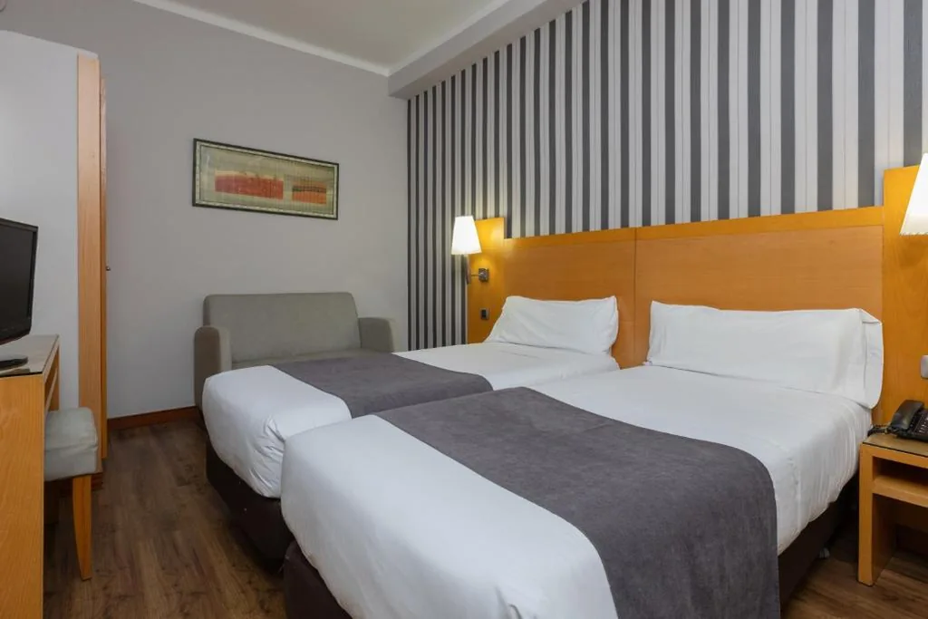 Doppelzimmer – 1 oder 2 Betten — Hotel Lyon