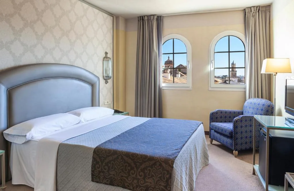 Camera con letto matrimoniale — Hotel Macià Alfaros