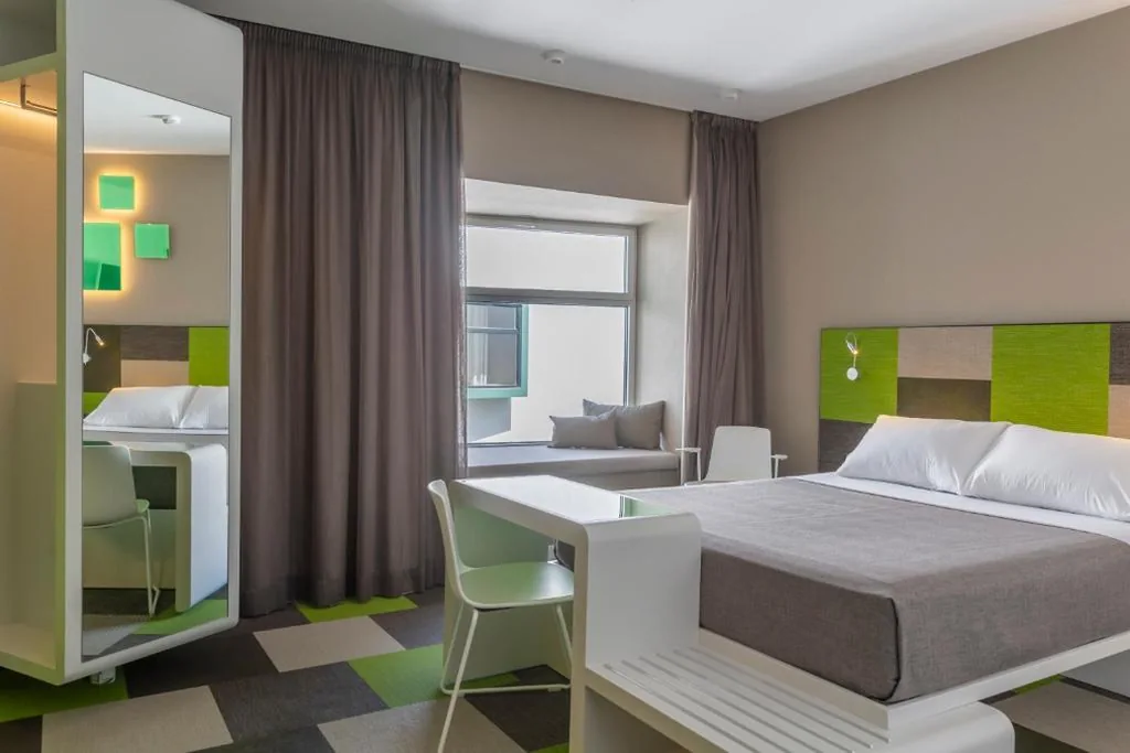 Camera con letto matrimoniale — Hotel Macià Sevilla Kubb
