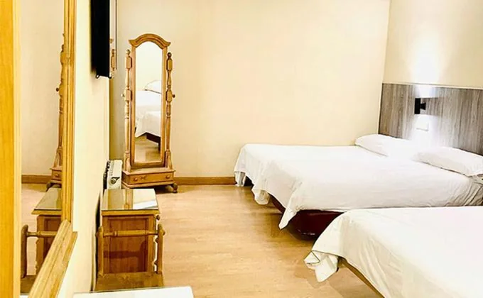 带私人浴室的四人间 — Hotel Madrid Río