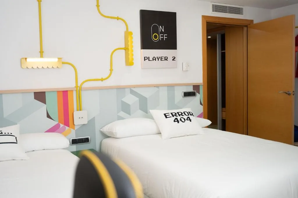 Suite Junior — Hotel Magic Games 4