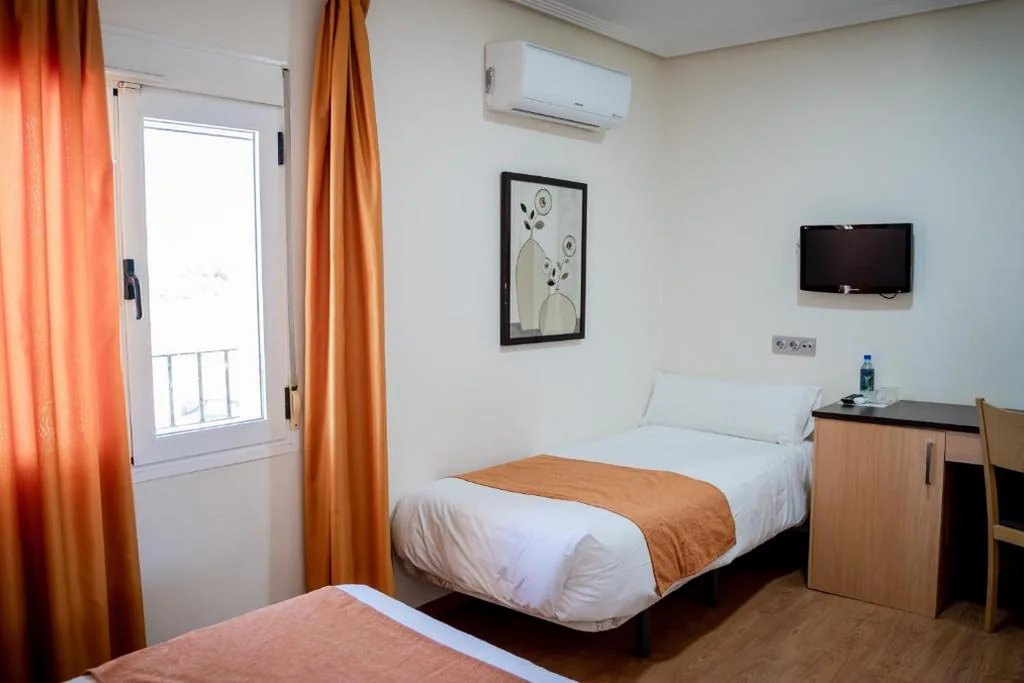 Habitación Doble con cama supletoria — Hotel Malena