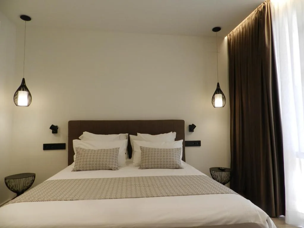 HOTEL MANEL