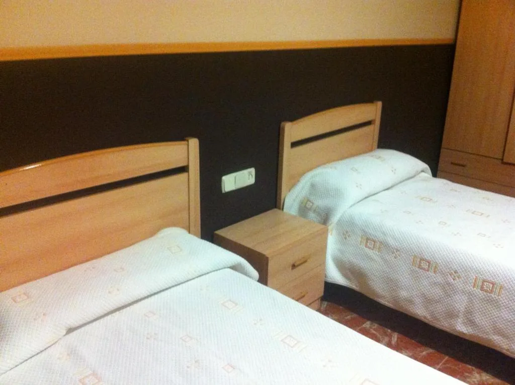 Habitación Doble Económica - 2 camas — Hotel Manises