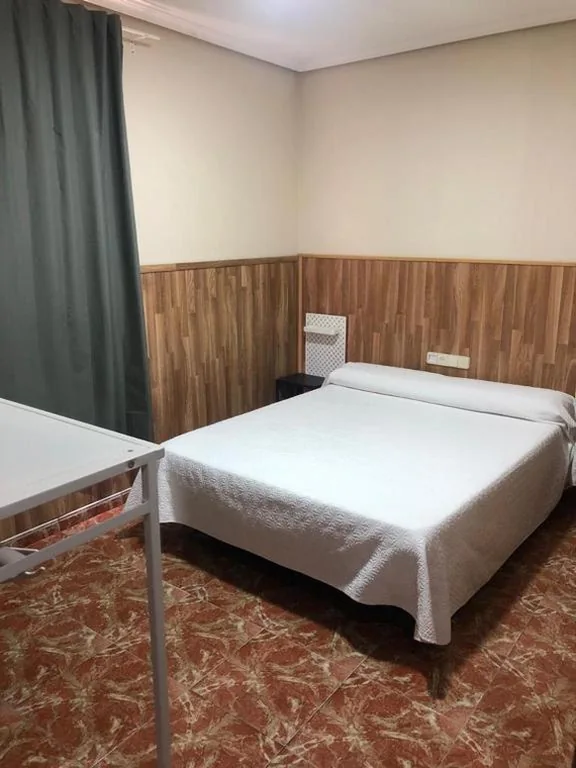 Habitación Superior - 1 cama grande — Hotel Manises