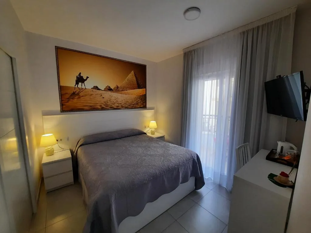 Camera doppia con balcone — Hotel Maravillas del Mundo