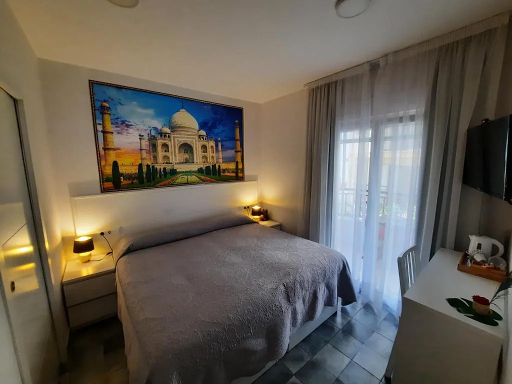 Camera doppia con balcone — Hotel Maravillas del Mundo