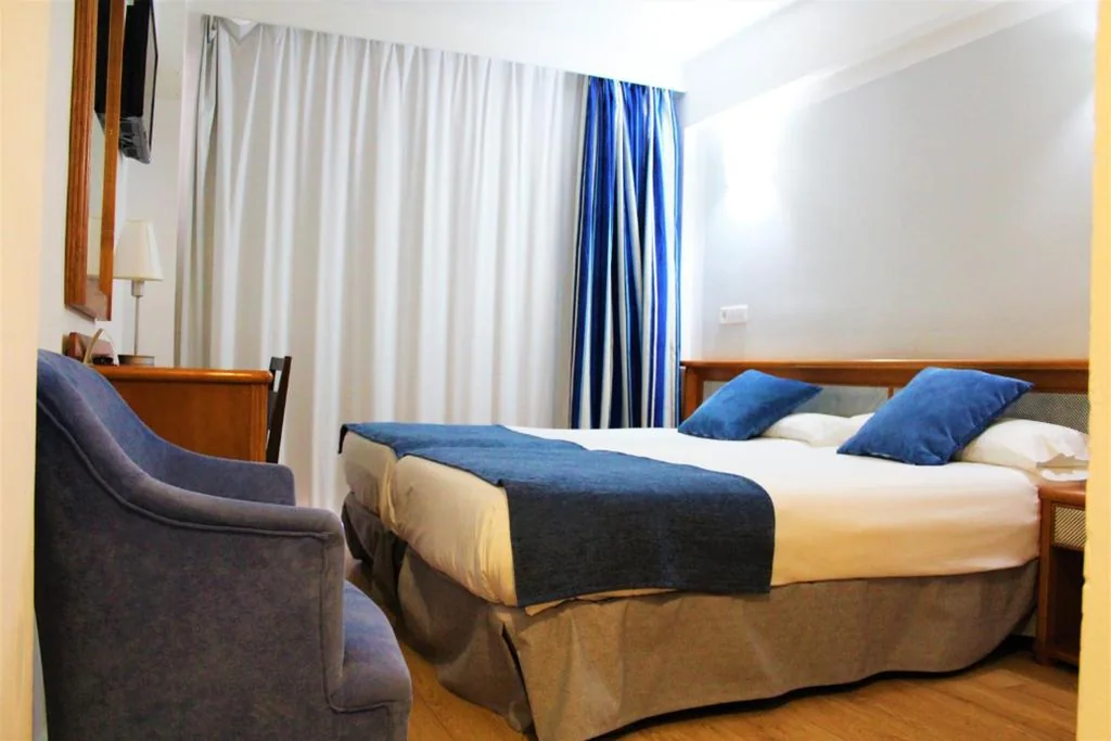 Einzelzimmer — Hotel Marbel