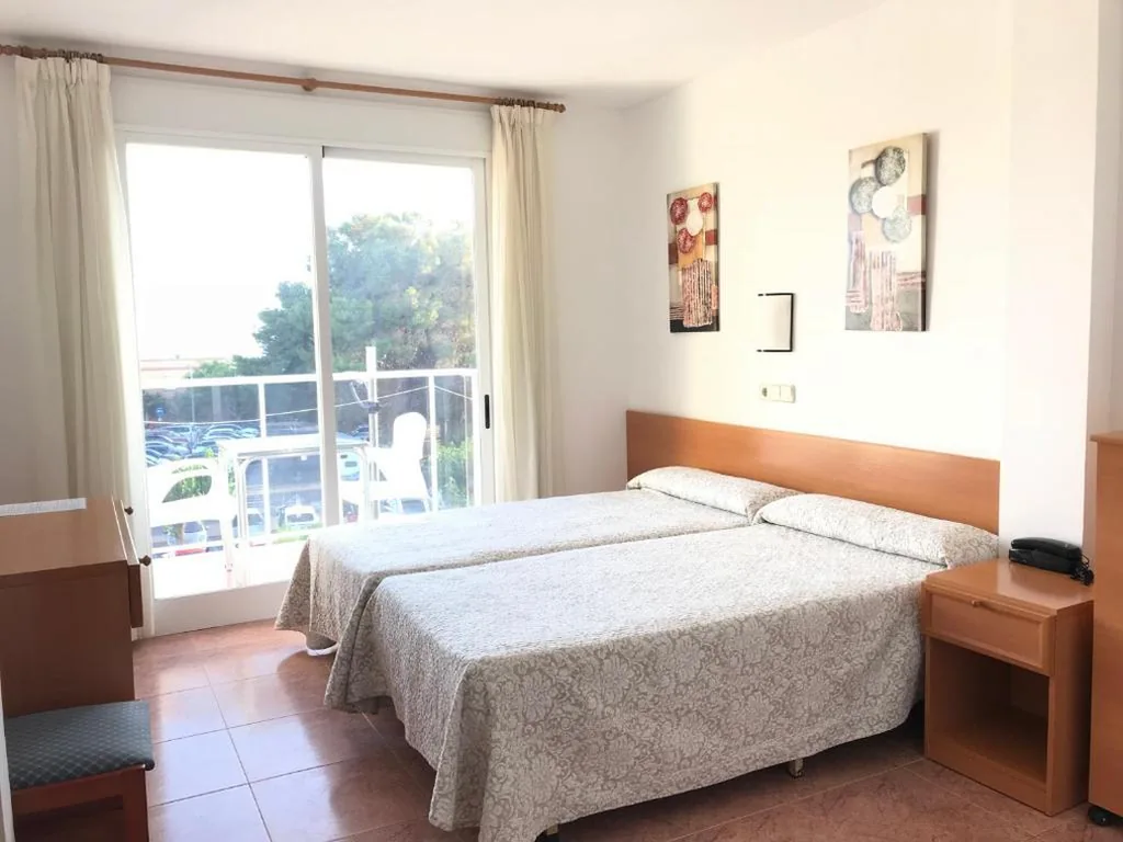 Doppelzimmer mit Balkon — Hotel Mare Nostrum