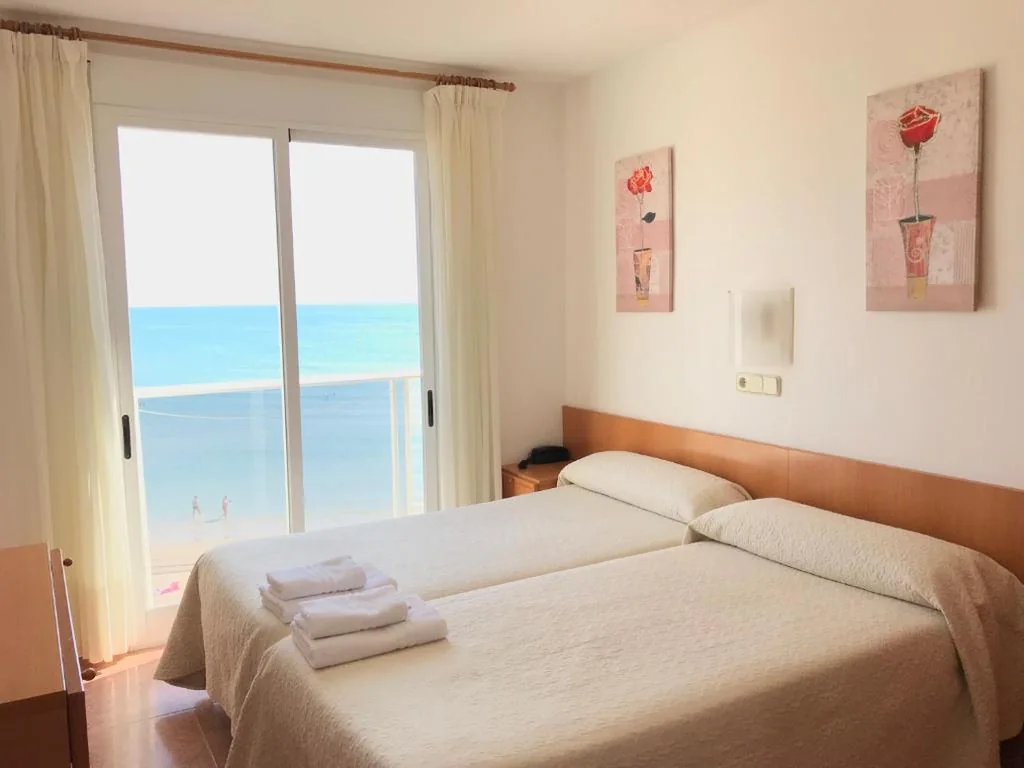 Doppelzimmer mit Meerblick – 2 Betten — Hotel Mare Nostrum