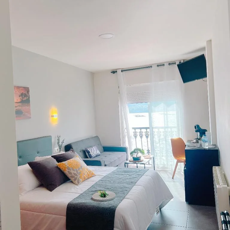 Camera familiare con vista sul mare — HOTEL MAREA