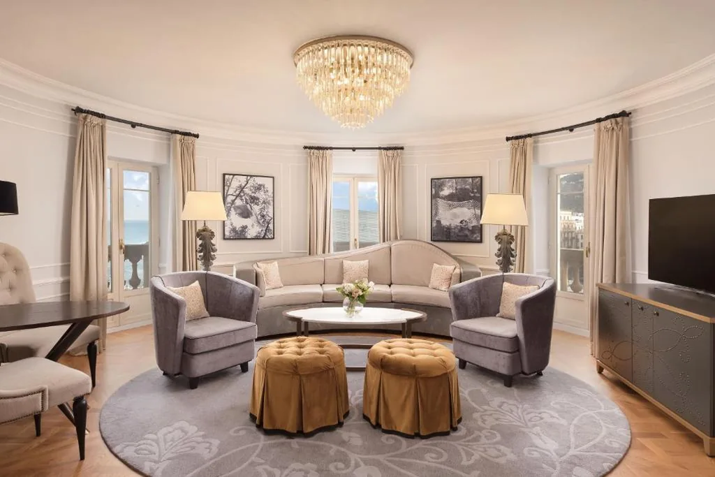 一卧室Royal Suite，配2张单人床 — Hotel Maria Cristina, a Luxury Collection Hotel, San Sebastian