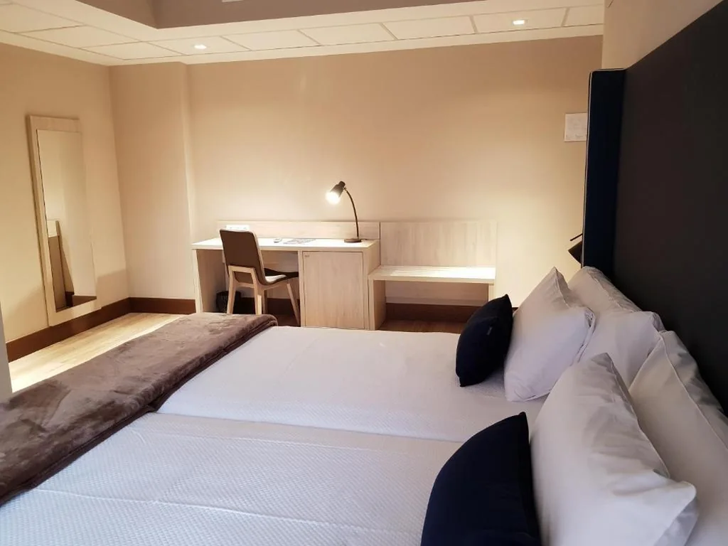 Comfort-Doppelzimmer - 2 Betten — Hotel Maria Cristina