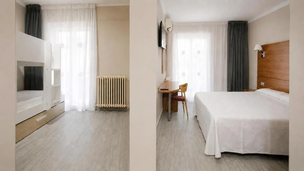 Standard Family Room — Hotel Maria del Mar
