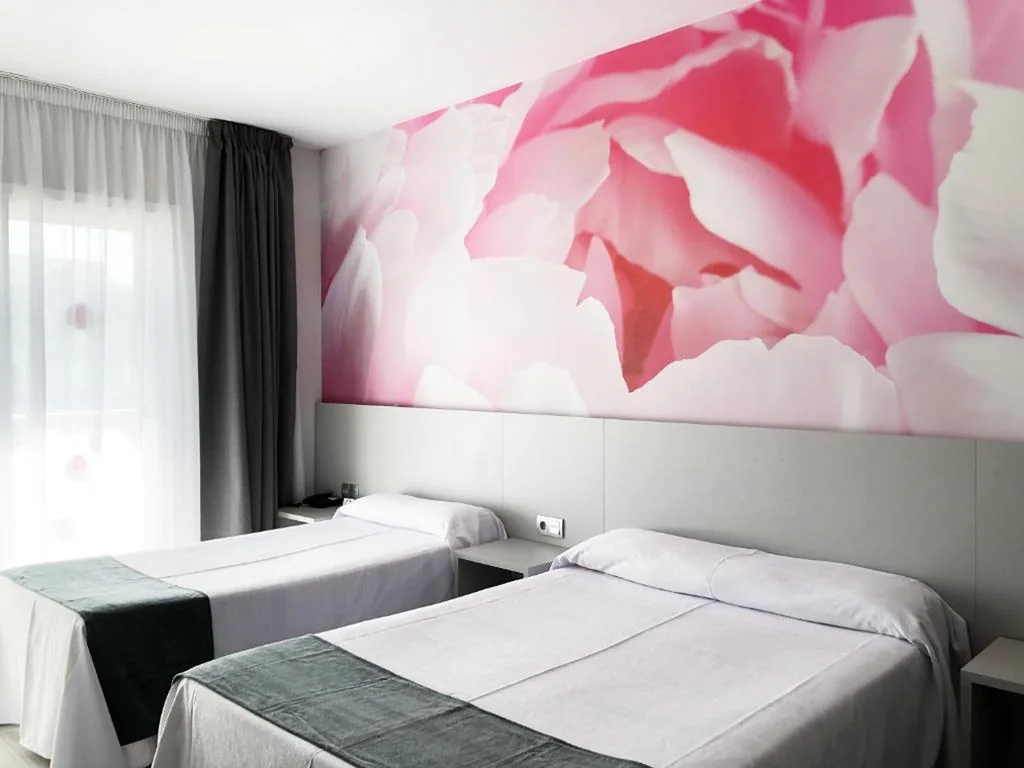 Superior Triple Room — Hotel Maria del Mar