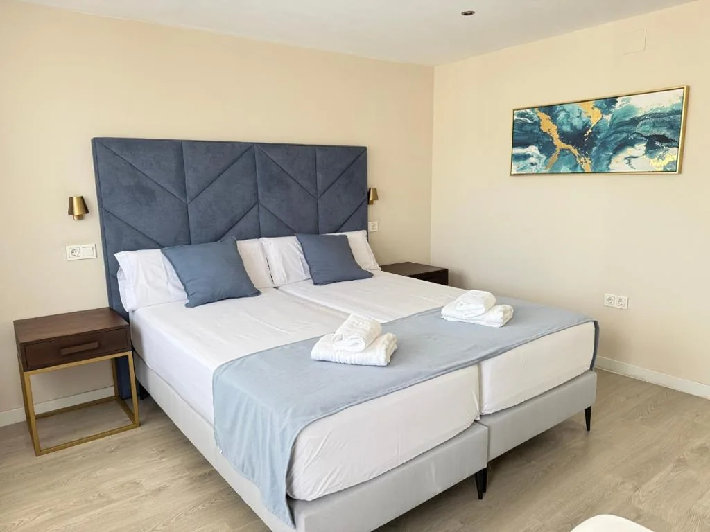 Chambre Double avec terrasse - 2 lits — Hotel Marina Benalmádena