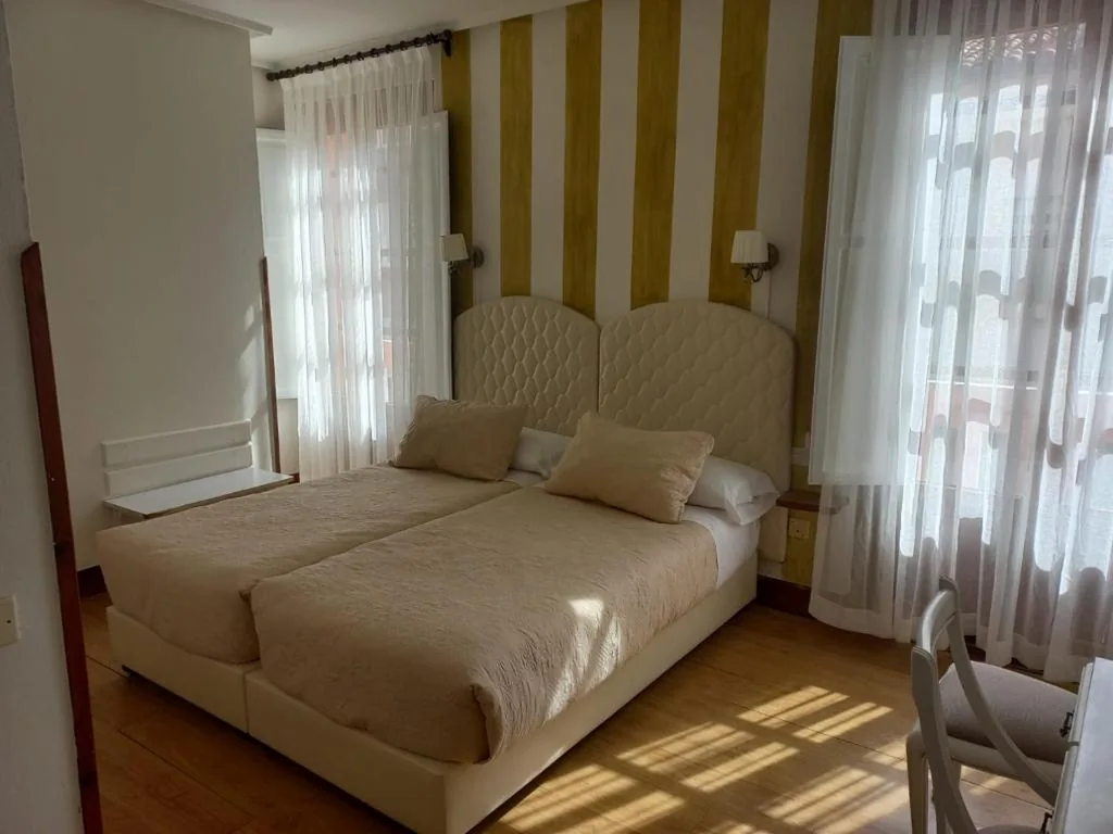 Quarto Duplo com varanda - 1 ou 2 camas — Hotel Marina