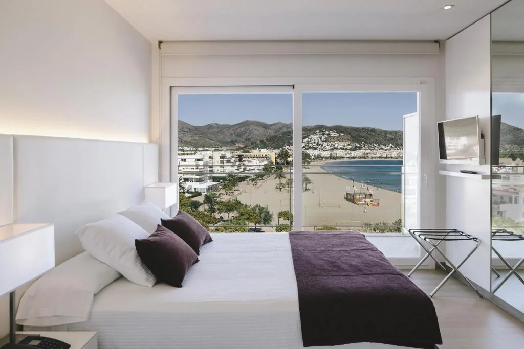 Quarto Premium com vista parcial para o mar — Hotel Maritim 4 Superior