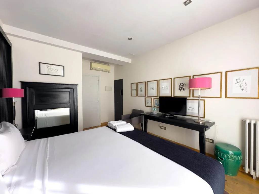 带共用休息区的 Deluxe 双人间 - 一张或两张床 — Hotel Market