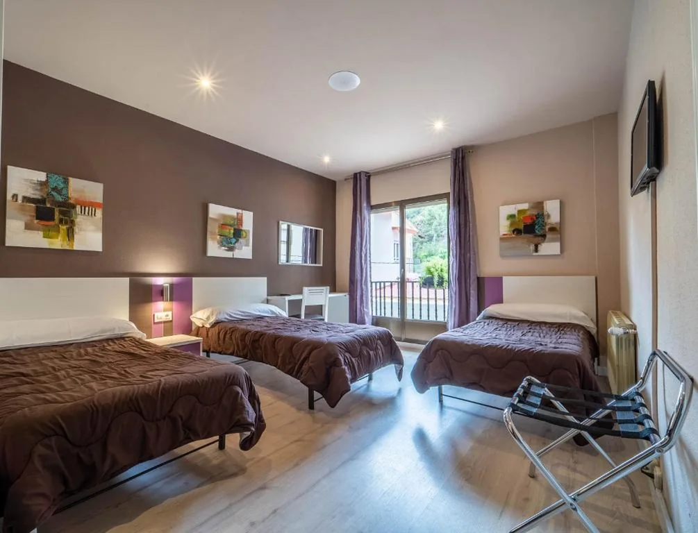 Quarto Triplo — Hotel Marrodan Arnedillo