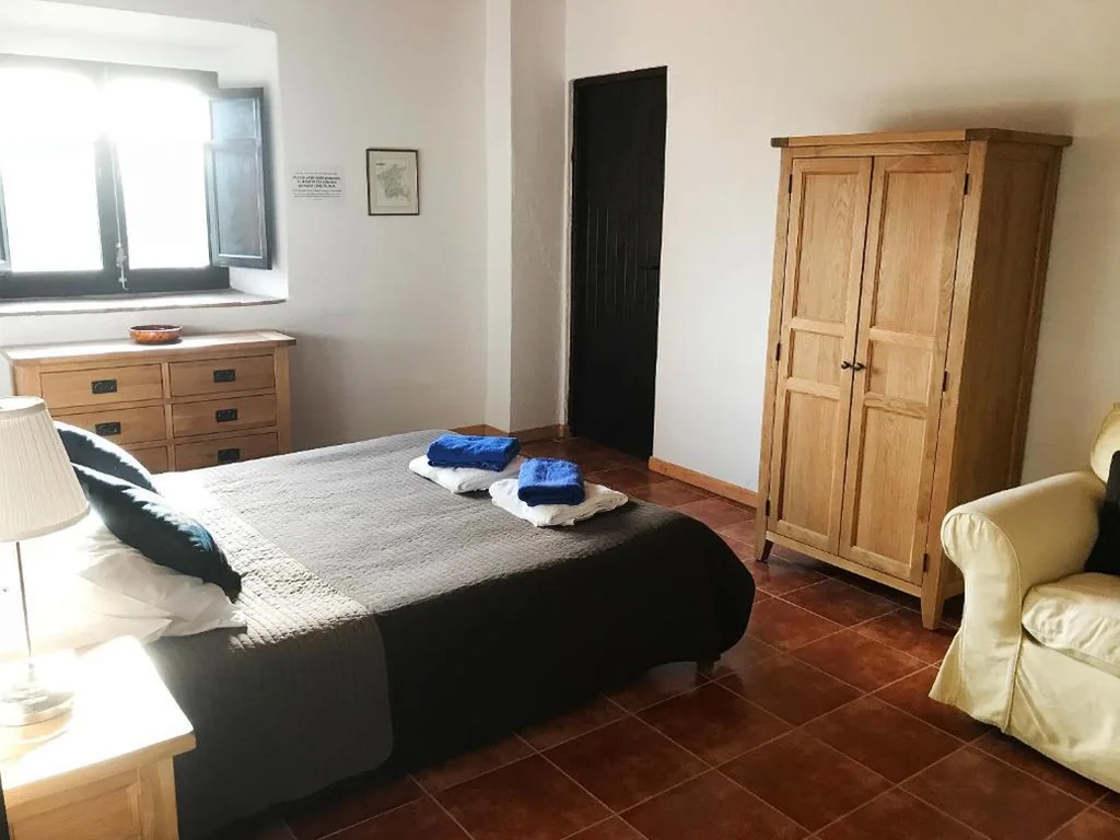 Camera matrimoniale con letto supplementare - 1 o 2 letti — Hotel Mas Pelegri