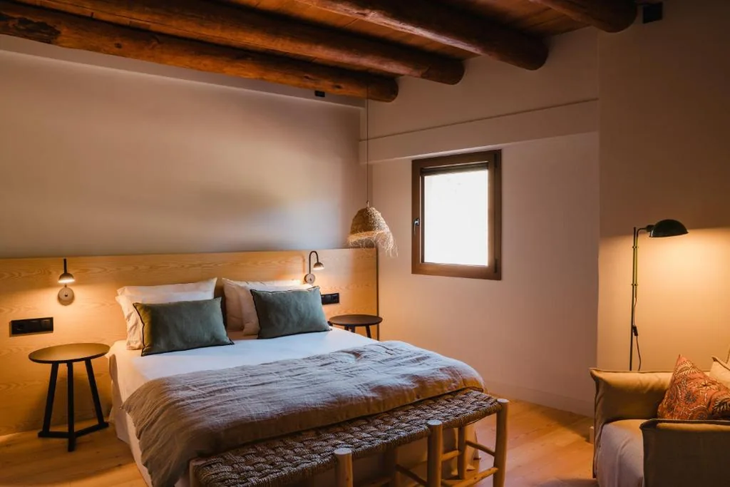 Habitación Doble con vistas a la montaña — Hotel-Masia Can Farrés