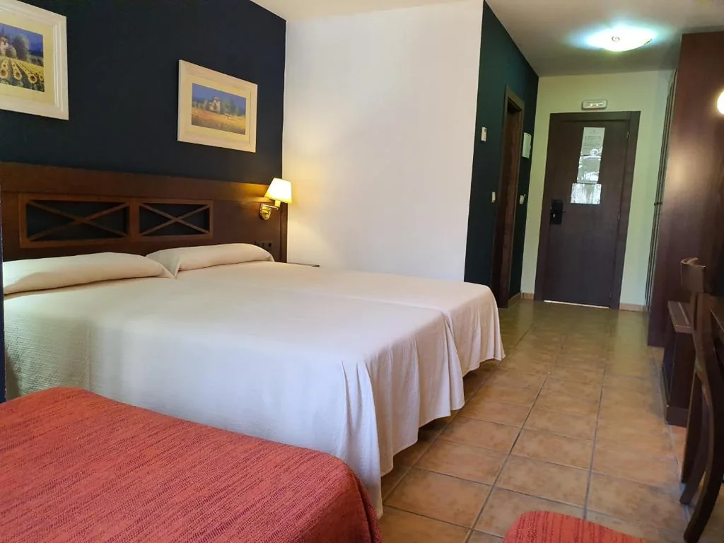 Classic Quadruple Room — HOTEL MASIA EL MOLINETE