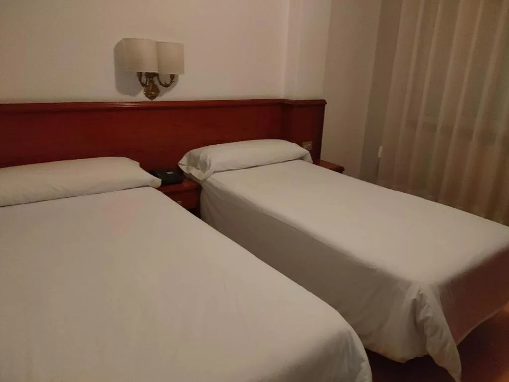 Doppelzimmer - 1 oder 2 Betten — Hotel Maycar