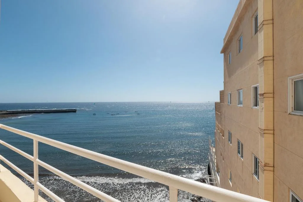 Tweepersoonskamer met Balkon en Uitzicht op Zee — Hotel Médano